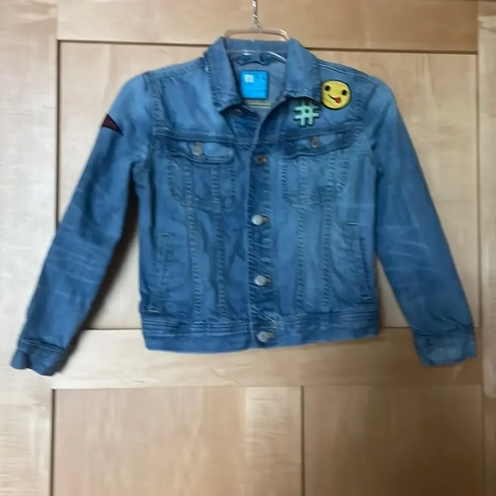 GAP Kids Girls Large‎ (10-11) Graphic Jean Jacket With Patches Light Wash Cotton